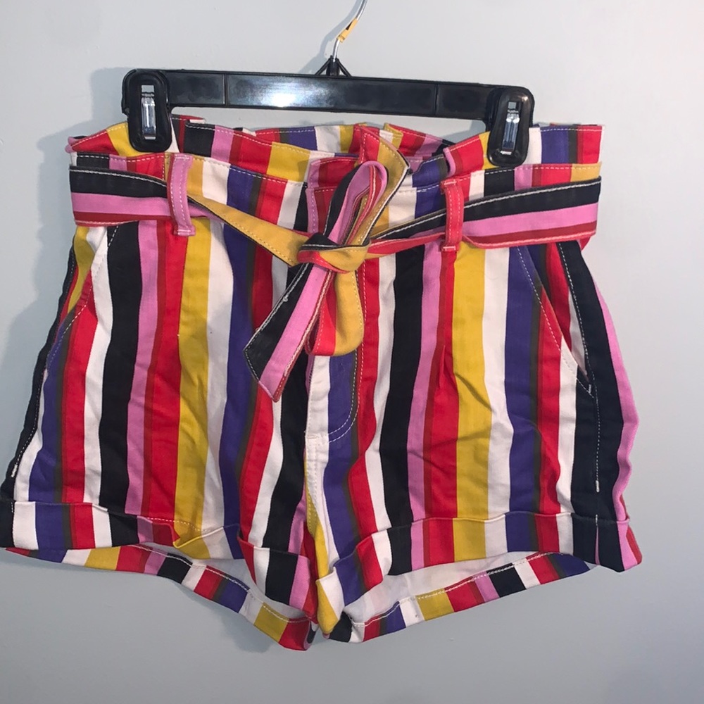 High rise multicolored shorts with belt